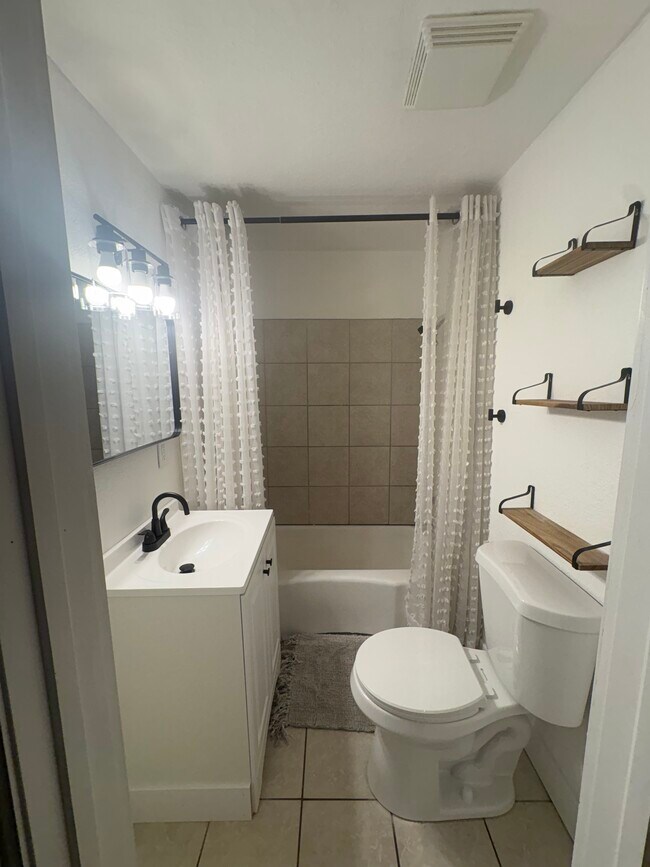 Foto del edificio - 1135 25th Ln