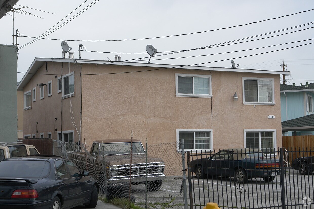 Foto del edificio - 717 Shepherd Ave