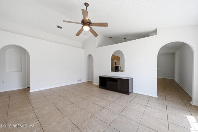 Building Photo - 8451 Oak Crossing Dr W