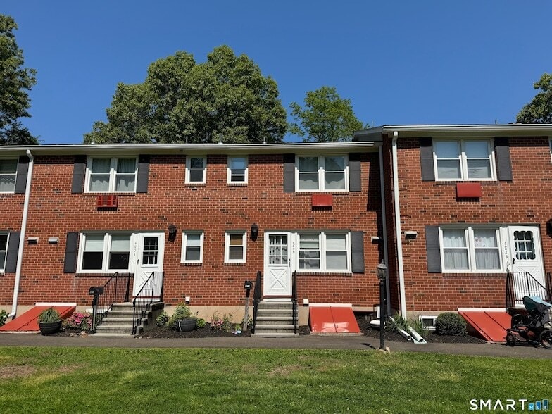 Photo - 480 Radmere Road Unit B