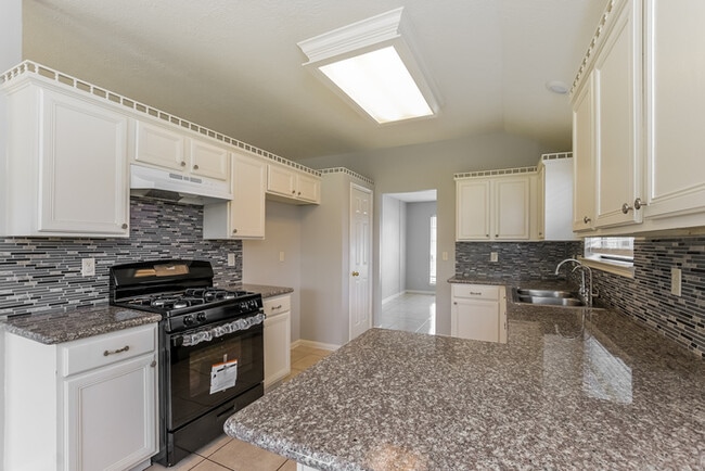 Building Photo - 3015 Quail Run Dr