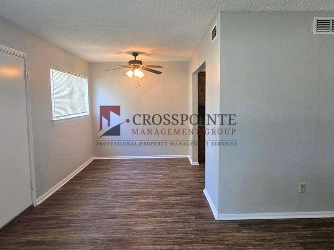 Building Photo - Available! 2 Bedroom 1 Bath Townhome in White Oak!