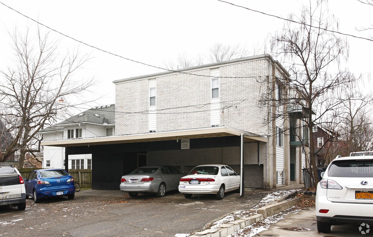 Foto del edificio - Church Post