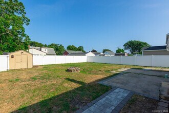 Building Photo - 9 Clifton Dr