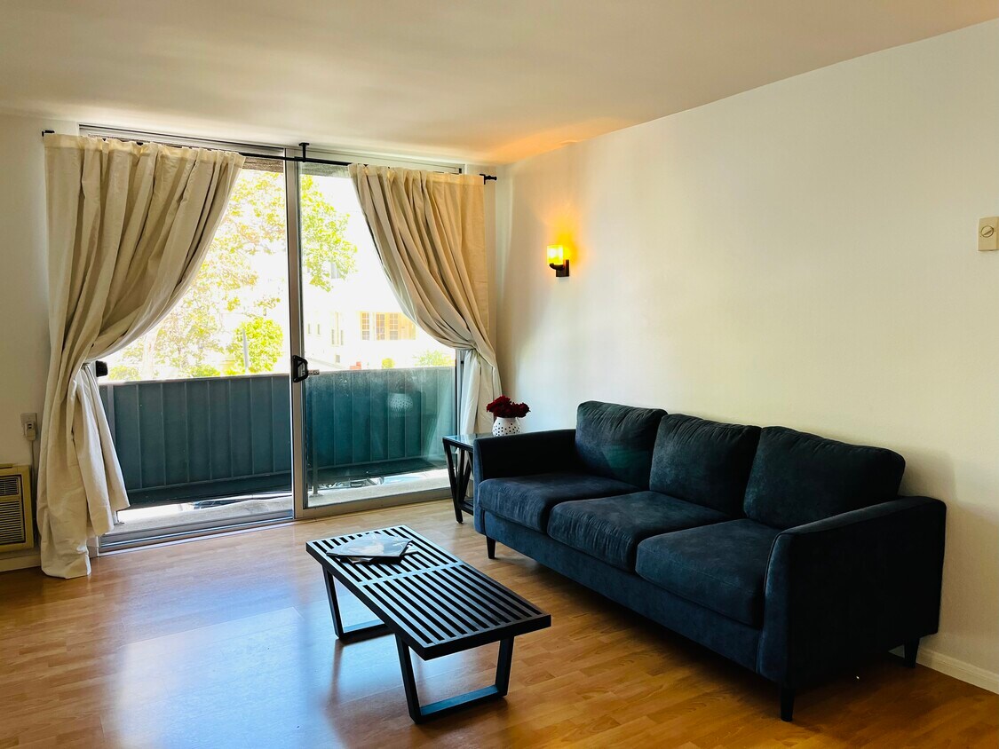 148 Apartments for Rent in Miracle Mile, CA Westside Rentals