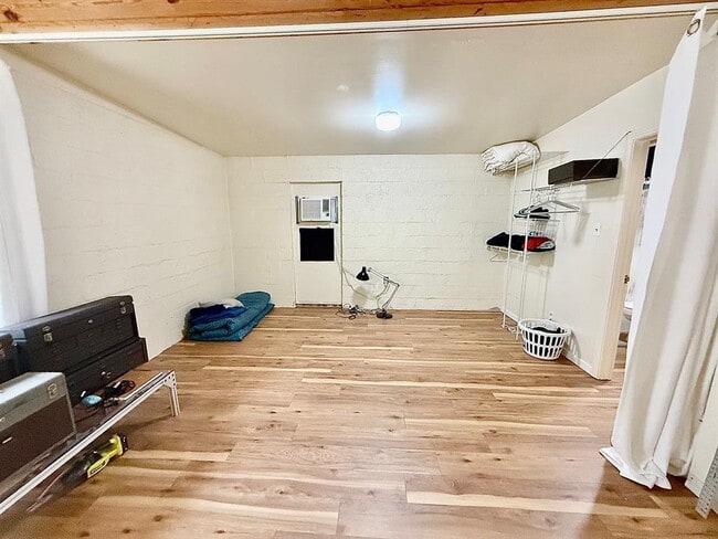 Building Photo - 5712 Chesterfield Ave