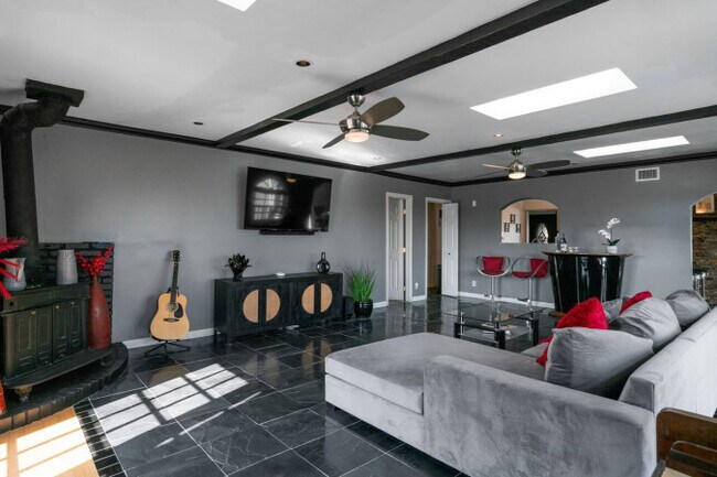 Foto del edificio - 5533 Onacrest Dr