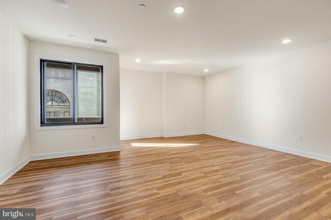 Foto del edificio - 2411 Kensington Ave