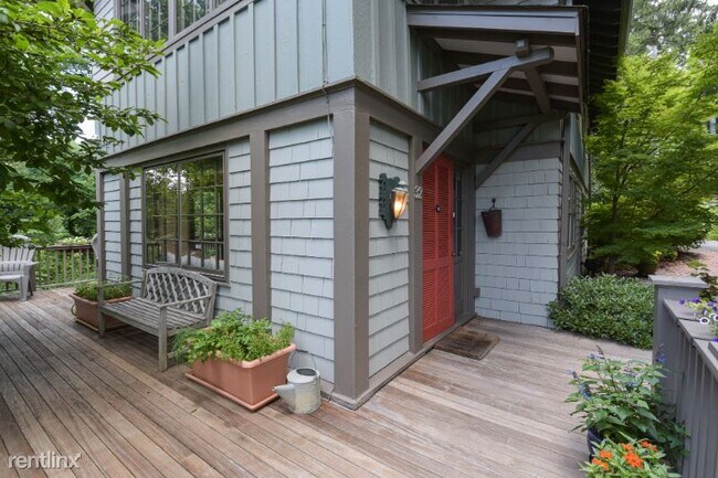 Building Photo - 3 br, 2.5 bath House - 32 Sunset Ter