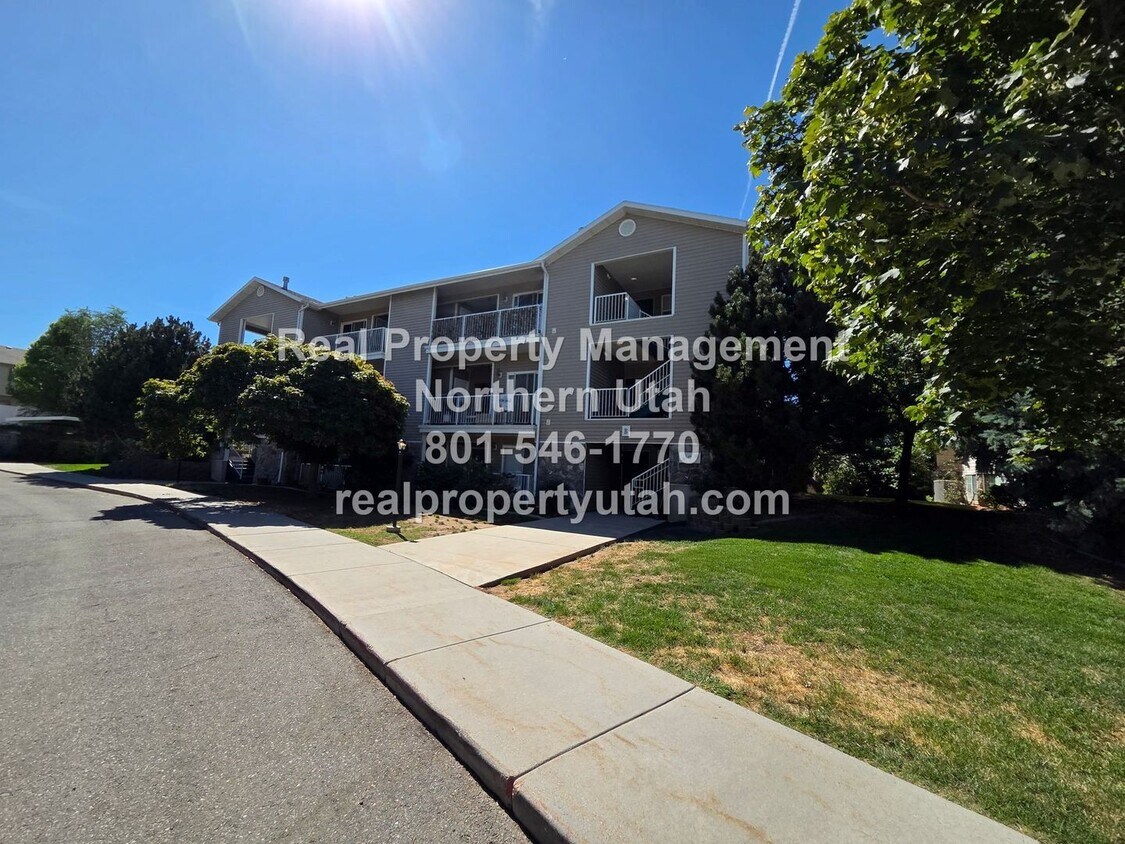 Primary Photo - 2 Bed 2 Bath Condo in Clearfield Now Available!