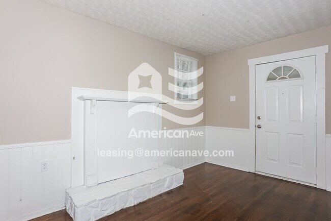 Foto del edificio - 2312 Golden Camp Rd