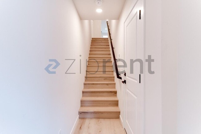 Building Photo - Unit A6