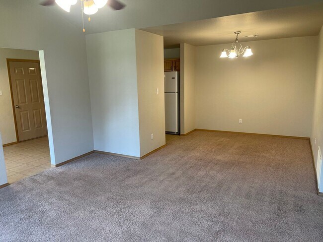 Building Photo - 109 Walnut Grove