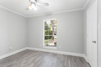 Building Photo - 11710 S Seawood Dr