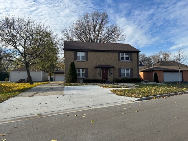 Building Photo - 1111 Lincoln St