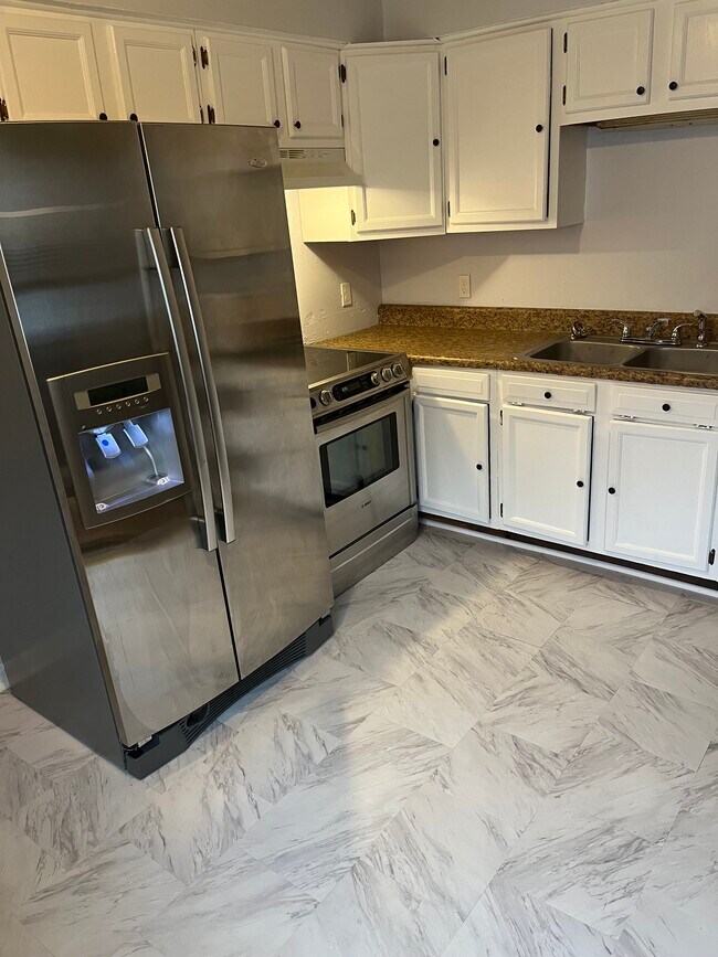 Building Photo - 2007 Mclain Street