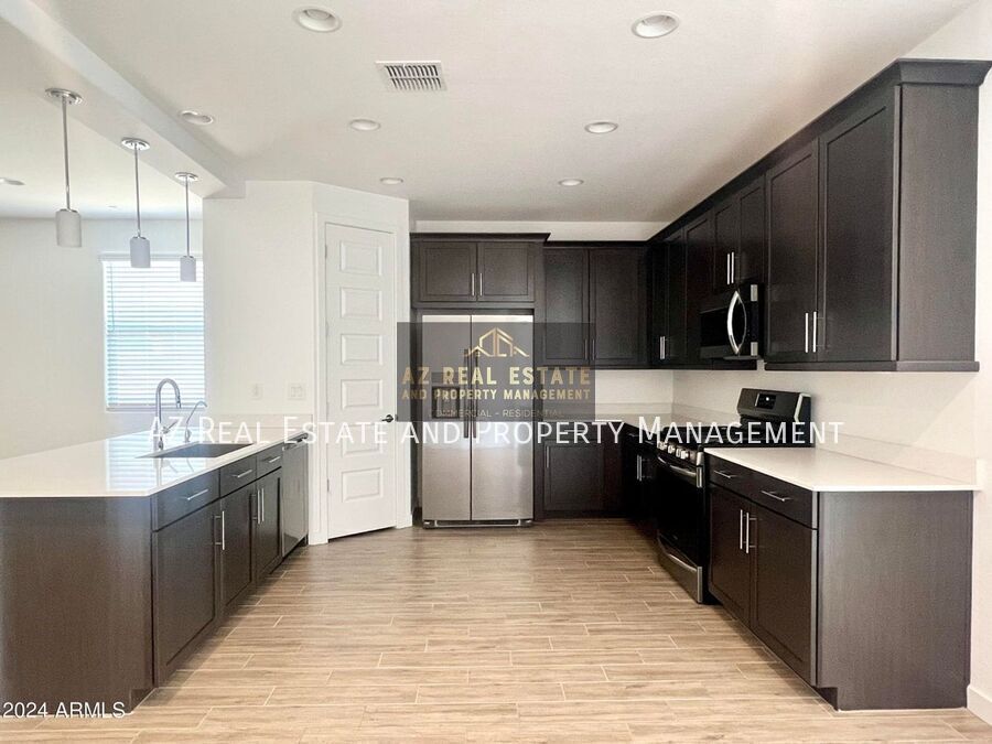 Foto principal - 2187 W Burnside Trail