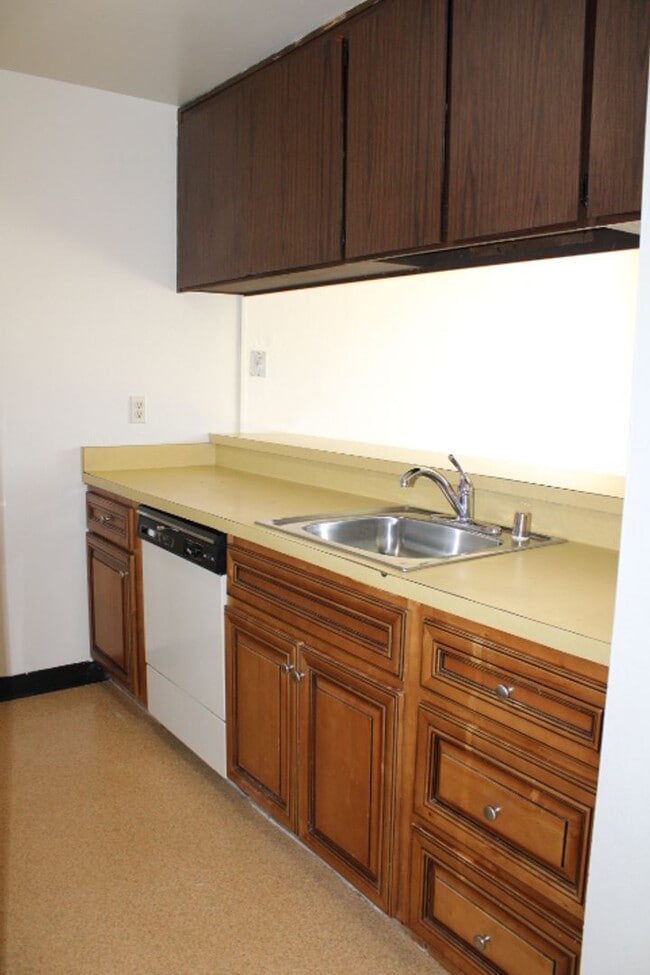 Building Photo - PENDING 1205 Marionola Way, Pinole CA (Cro...