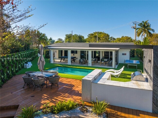 Foto del edificio - 2406 Nassau Ln