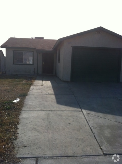 Building Photo - 2221 Juniper St
