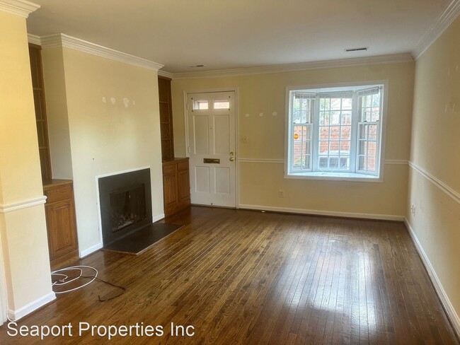 Building Photo - 2 br, 2.5 bath House - 672 S. Columbus Street