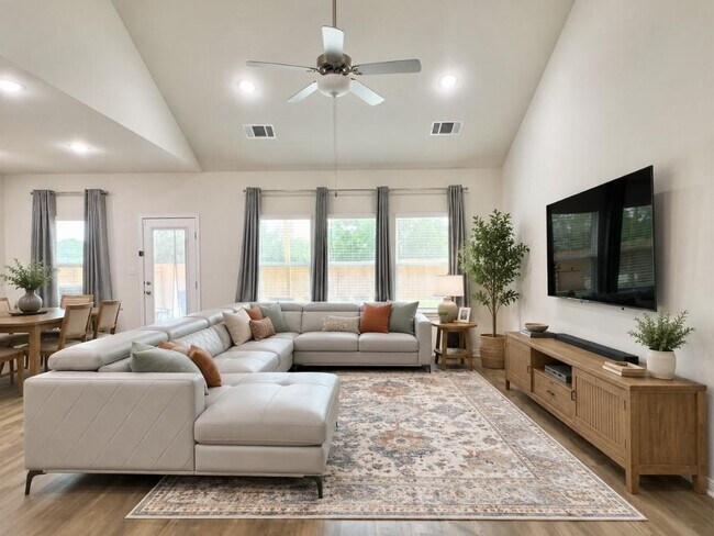 Foto del edificio - 1600 Longhorn Ranch Dr