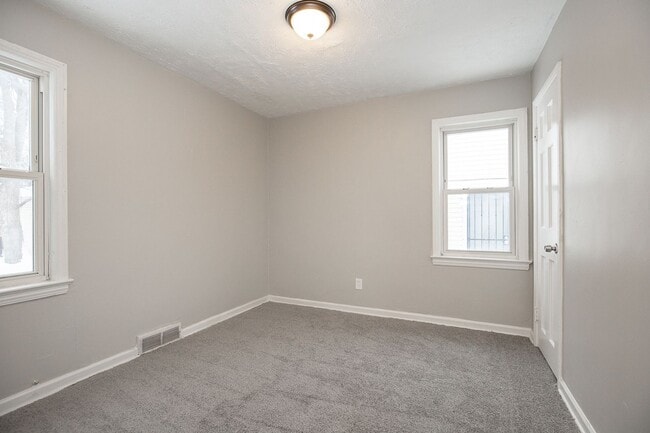 Building Photo - NEWLY RENOVATED! 3 BED, 1 BATH BEAUTIFUL SINGLE-FAMILY HOME IN CLEVELAND!