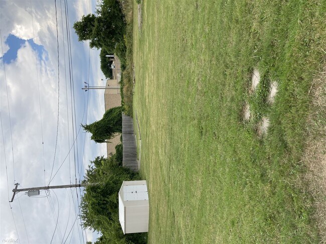 Building Photo - 3 br, 1.5 bath House - 20869 15 Mile Rd