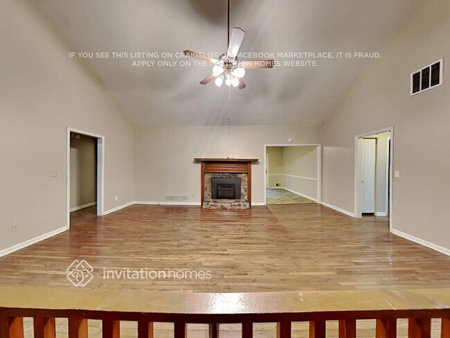 Building Photo - 1555 Pine Creek Way NE