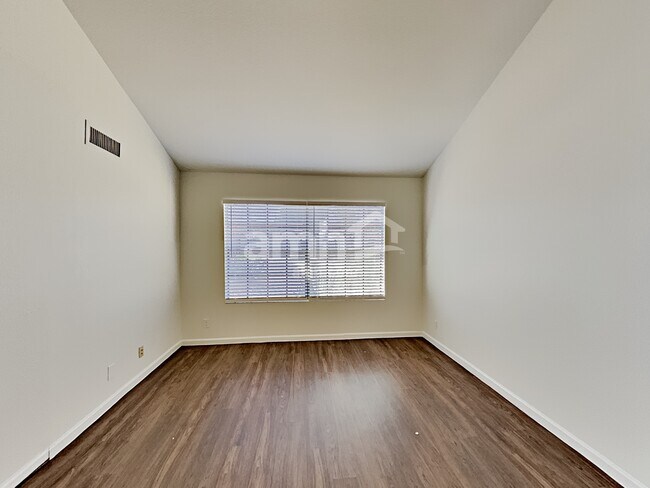 Foto del edificio - 11106 E Becker Ln