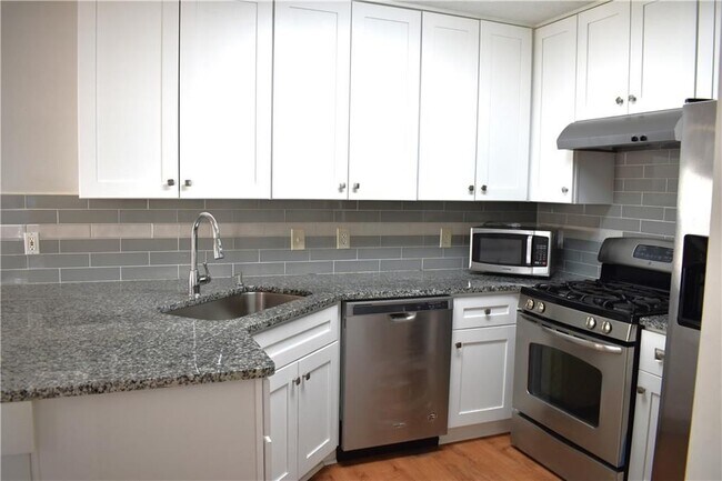 Foto del edificio - 2722 Albion Farm Way