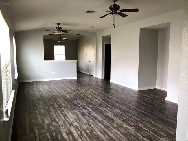 Foto del edificio - 406 McCarthur Drive, Leander, TX 78641 - 4...