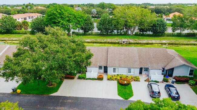 Foto del edificio - 8585 Sunbird Pl