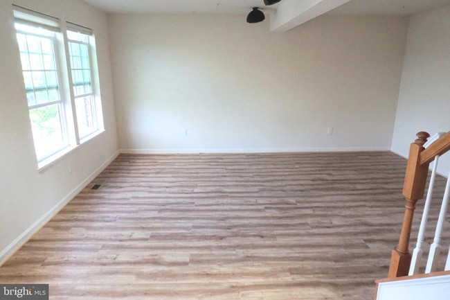 Foto del edificio - 7065 Oak Grove Way