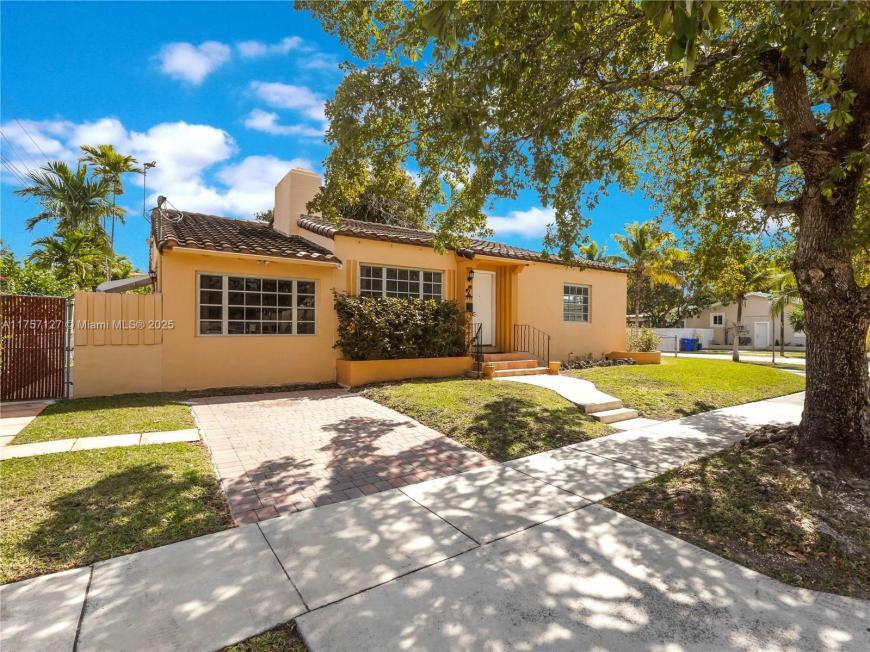 Primary Photo - 3 bedroom in Miami FL 33147
