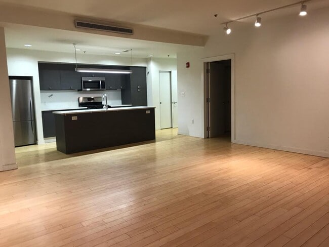 Building Photo - 1112 N 3rd St
