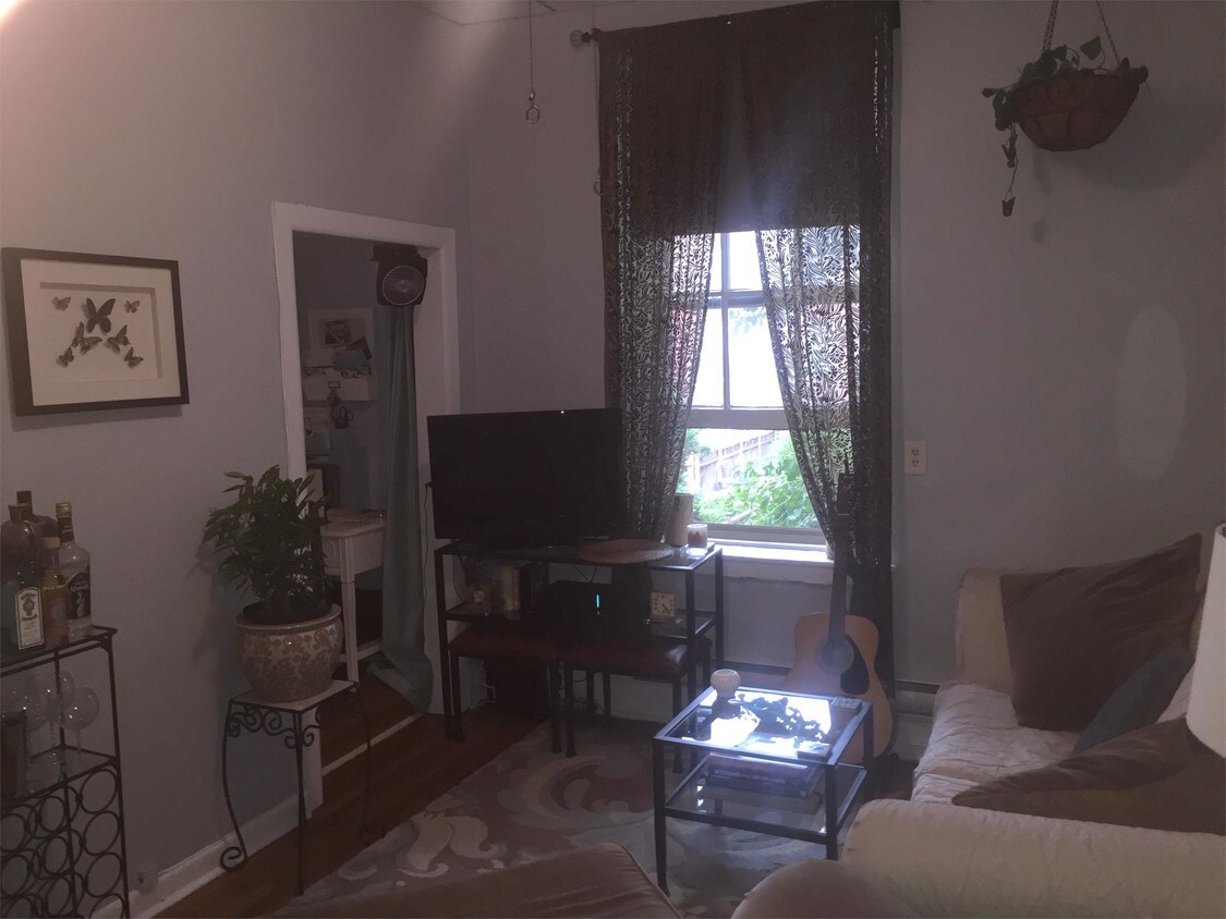 Primary Photo - 1114 Spruce St