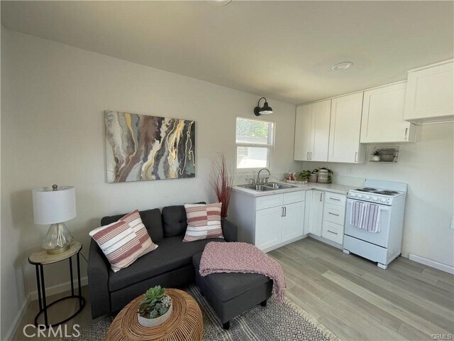 Foto del edificio - 10098 Campbell Ave