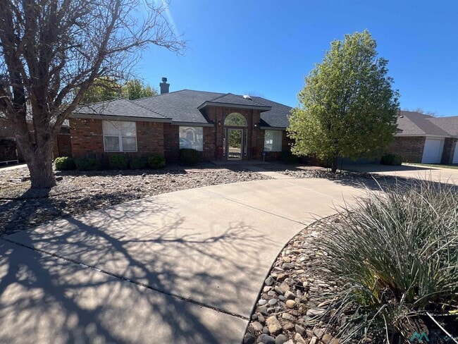 Foto del edificio - 721 Jeanie Dr