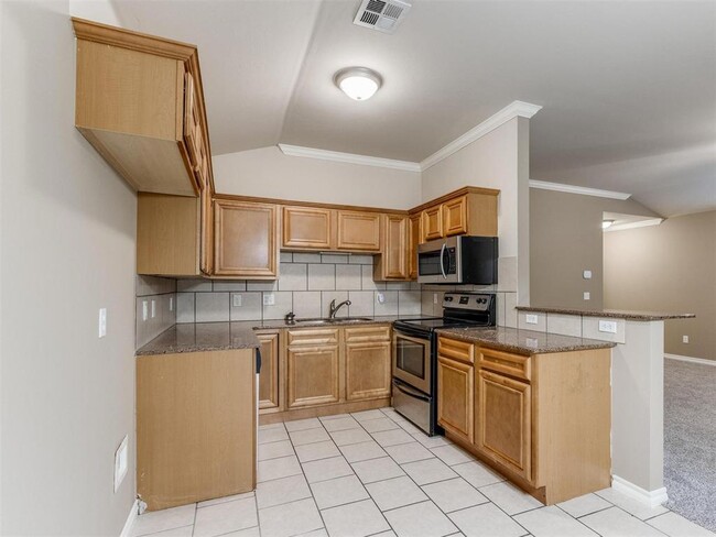 Building Photo - 608 Garrison Ln