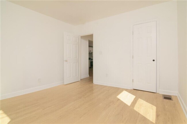 Foto del edificio - 1138 Moton Ave SW