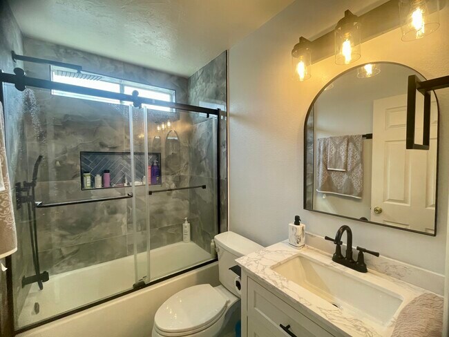 Foto del edificio - 27550 Hyssop Ln