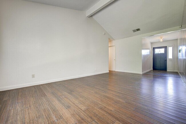 Foto del edificio - 5508 Pine Pl