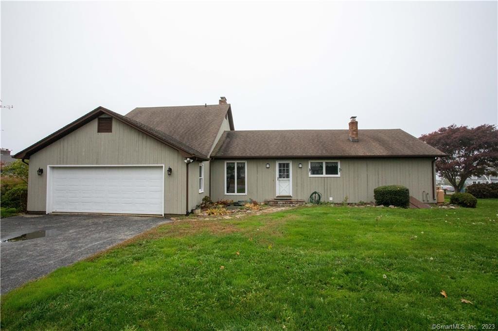 184 Shore Rd, Waterford, CT 06385 House Rental in Waterford, CT