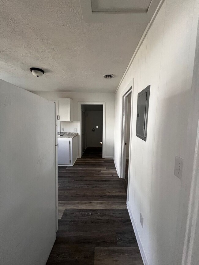 Foto del edificio - Renovated Cottage near Downtown Fayettevil...