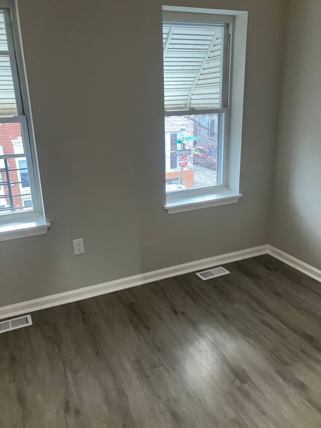 Building Photo - Spacious Mt Pleasant Ave Rental in Highlandtown