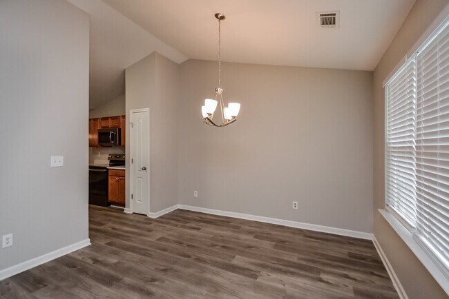 Building Photo - 245 Lakeside Point