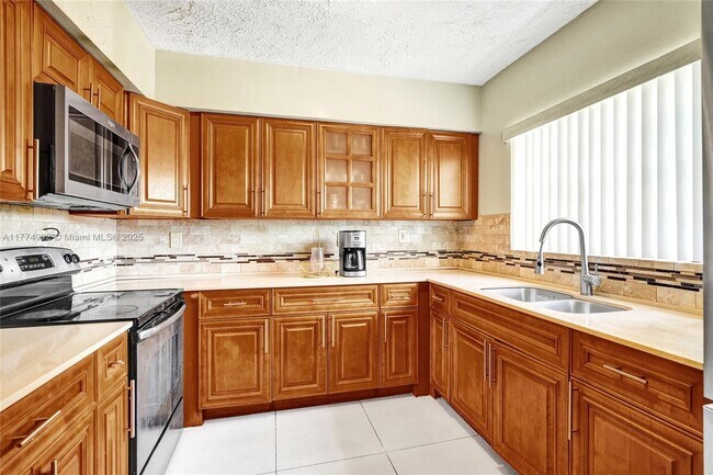 Foto del edificio - 450 NE 158th St