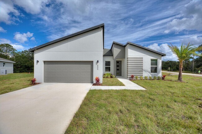 Building Photo - BRAND NEW Home! Modern, energy efficient h...