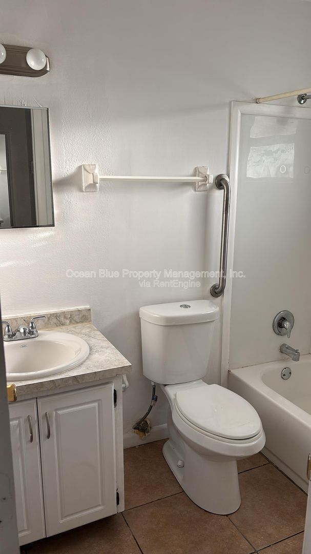 Building Photo - 1942 Passaic Ave